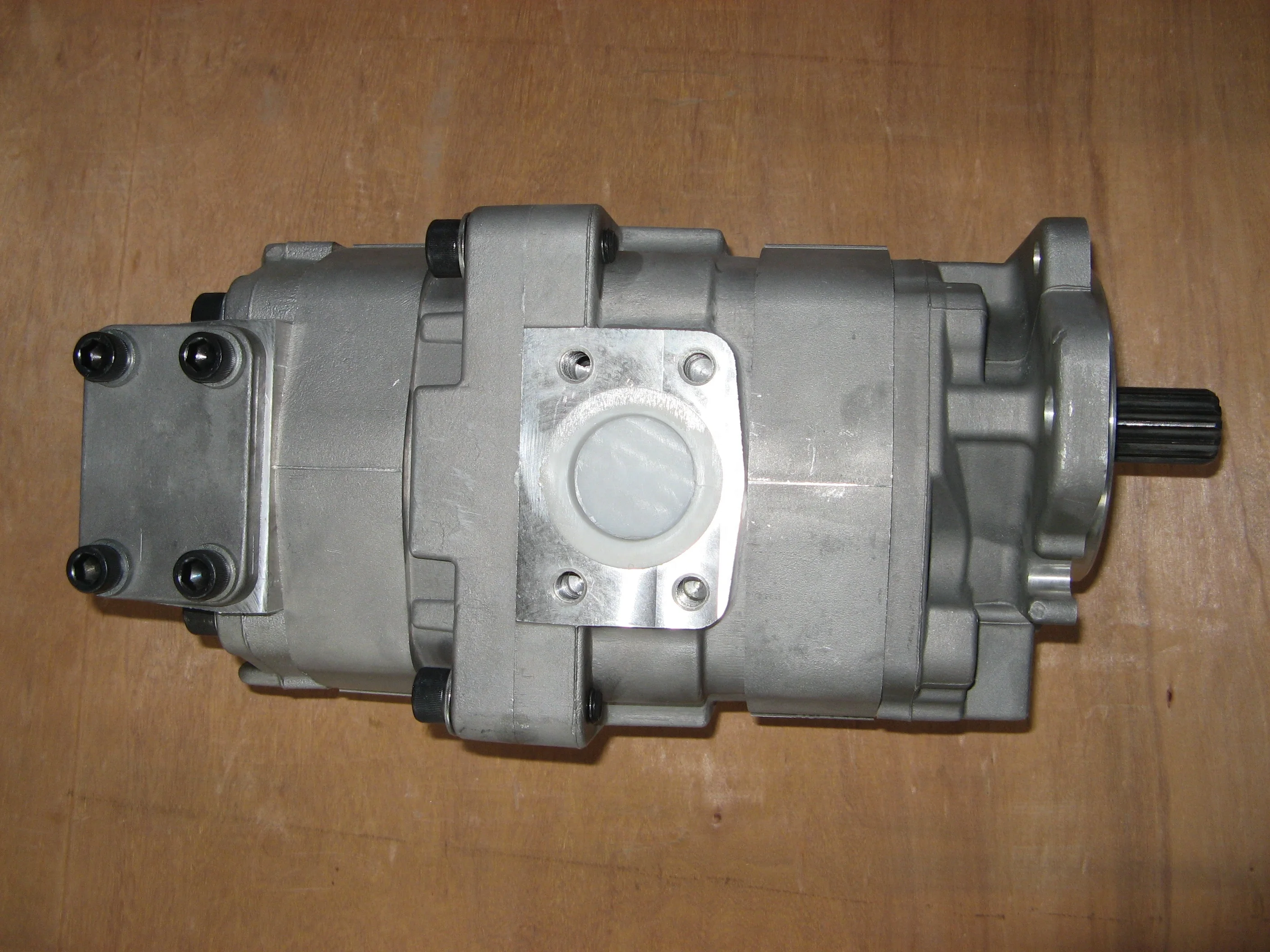 Dump truck Vehicle HD255-5 HD405-6 HD325-6 Hydraulic Gear Oil Pump 705-52-30290