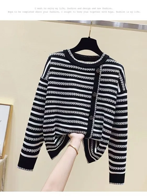 

Женский трикотажный топ с длинными рукавами в полоску, весенний сезон, для повседневной носки, удобный крой, тщательно продуманный дизайн, модный топ.