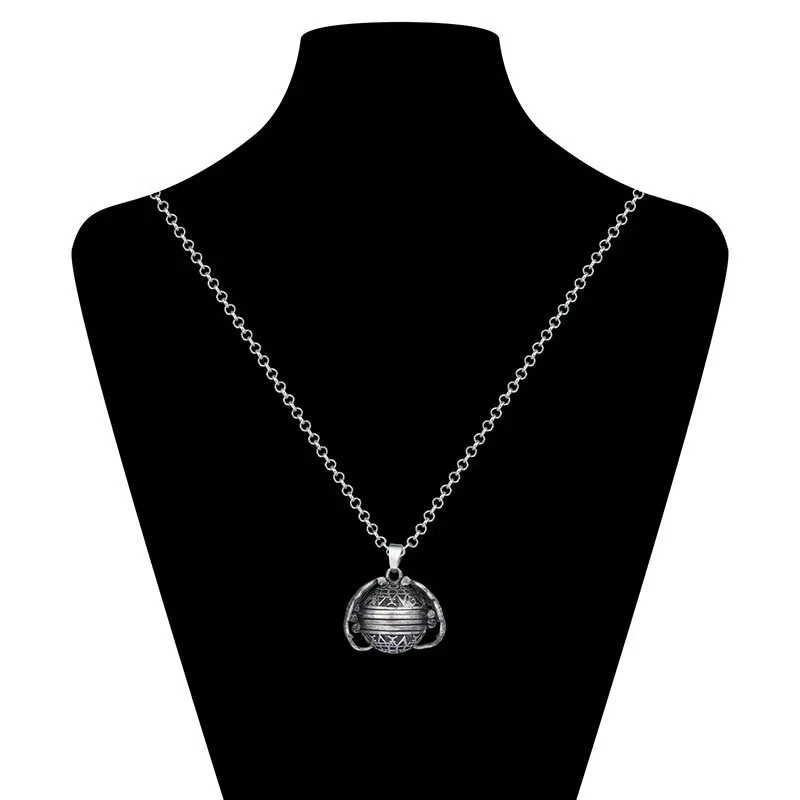 Multilayer Openable Photo Box Pendant Necklace Creative Jewelry Gift for Women Unique Hollow Wings Design