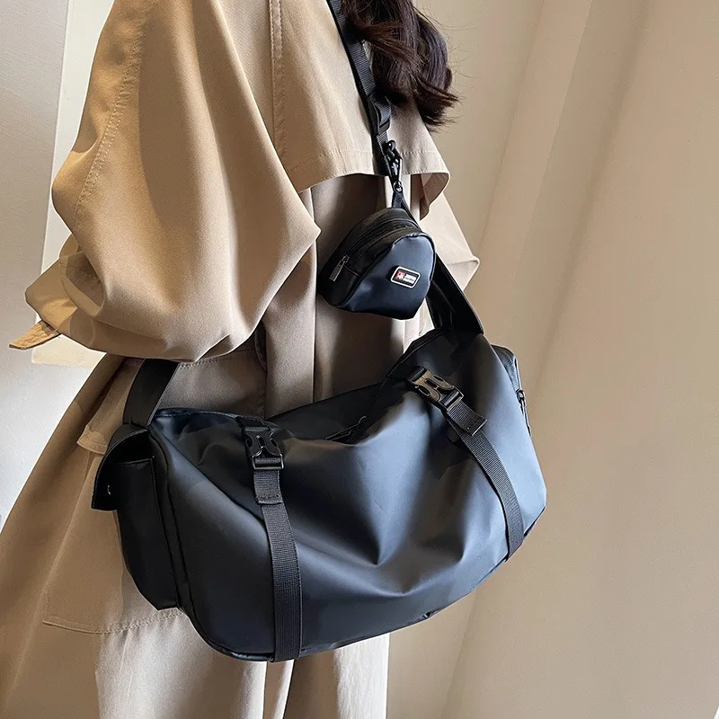 

Large-capacity sports waterproof fitness bag, new fashionable shoulder bag, versatile casual crossbody travel bag