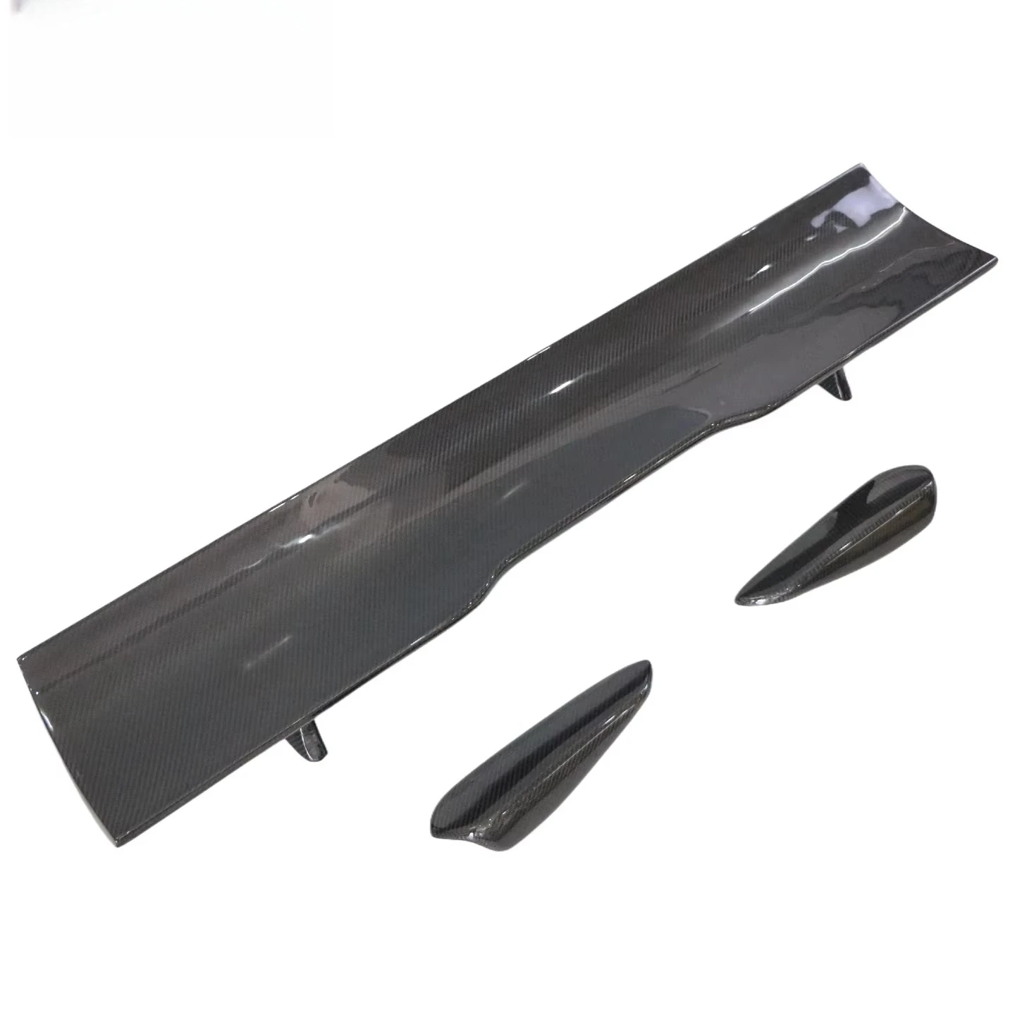 

High Quality Carbon Fiber Spoiler New GT Style Hot Selling Universal Rear Wing for for Benz for Etc. Three Box Car Use