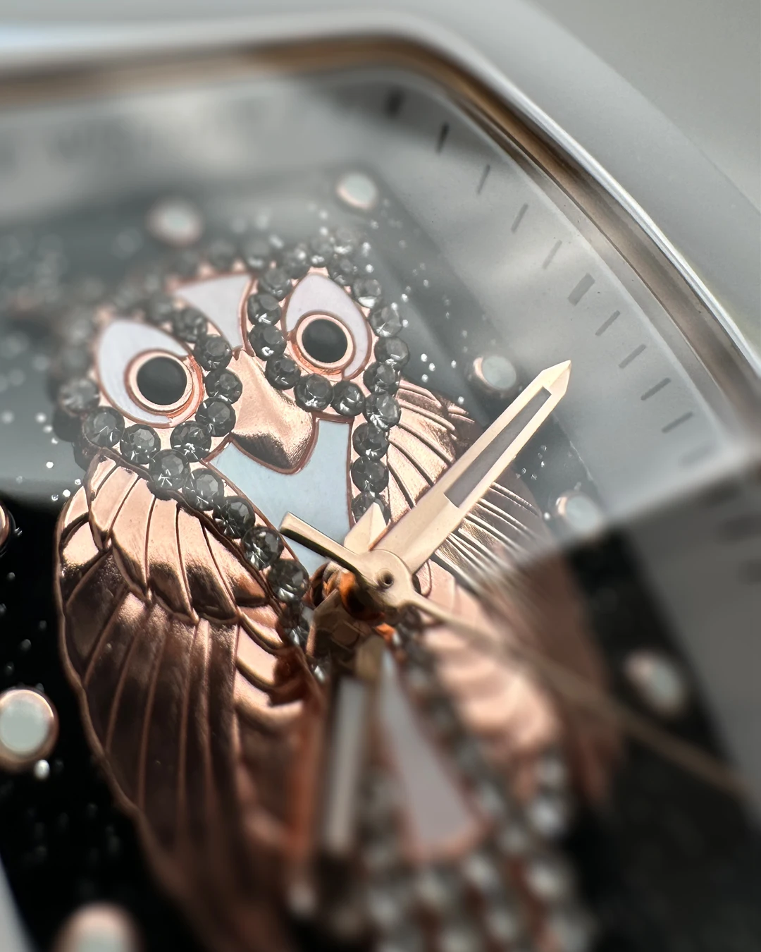 WISHDOIT Women's Owl Pattern Quartz Watch Ceramic Surface Japanese Movement 5AMT Daily Waterproof With Luminous