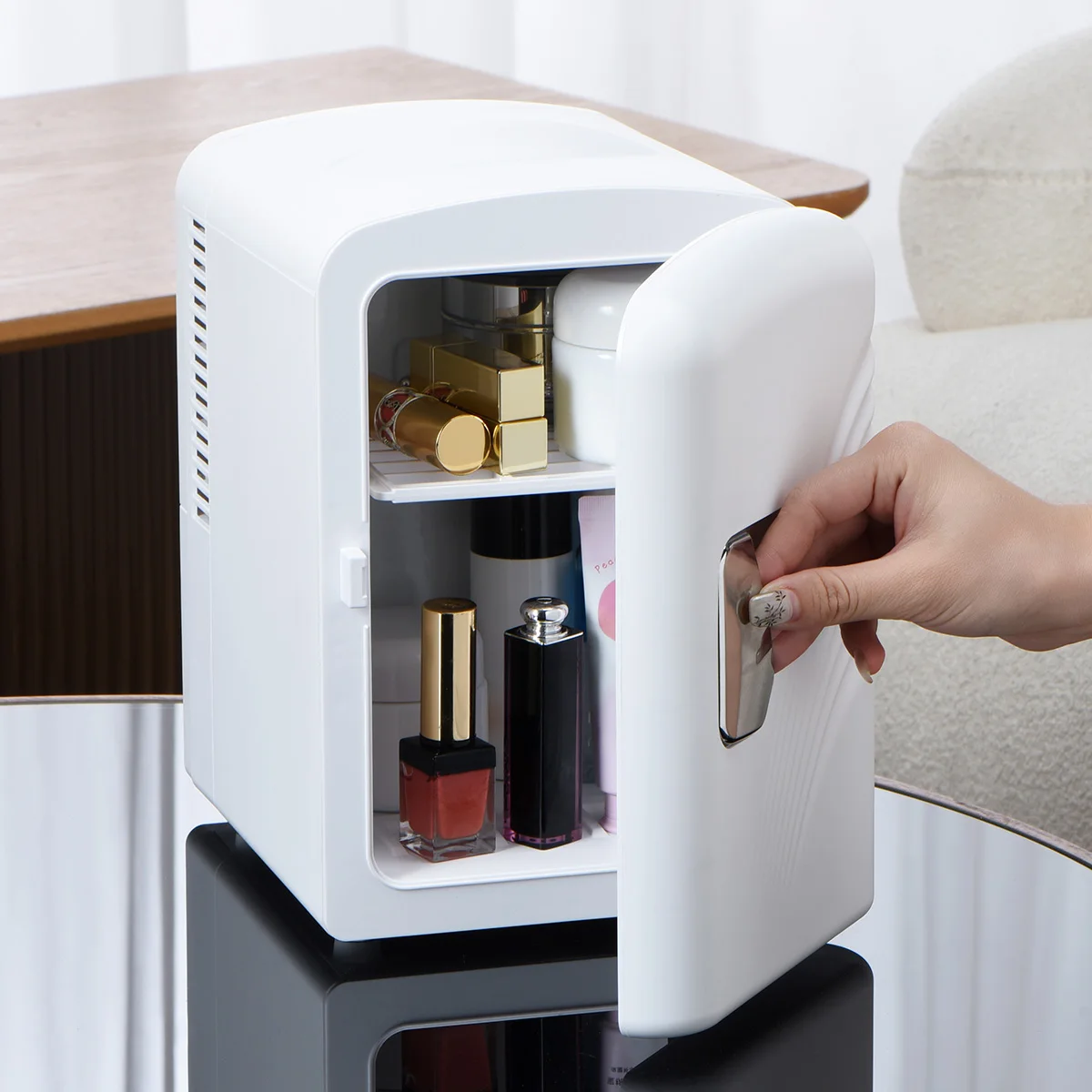 IceBlue ريترو ثلاجة صغيرة 4L/6Can ثلاجة منخفضة الضوضاء ذات الاستخدام المزدوج دفئا برودة ماكياج العناية بالبشرة ثلاجة محمولة للمنزل سيارة