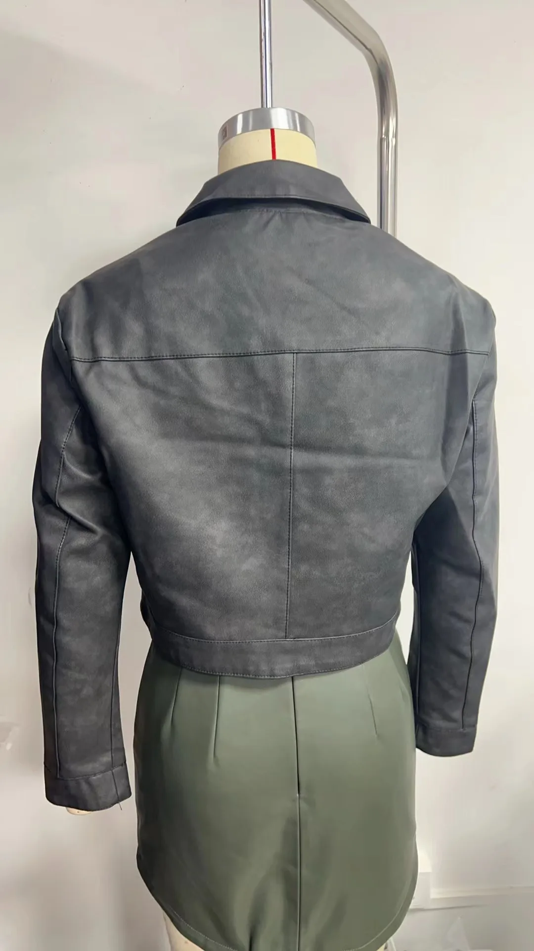 Spring and Autumn New Thin Leather Coat Long sleeved Casual Women's Coat Fashion Short Motorcycle Zipper Leather Jacket