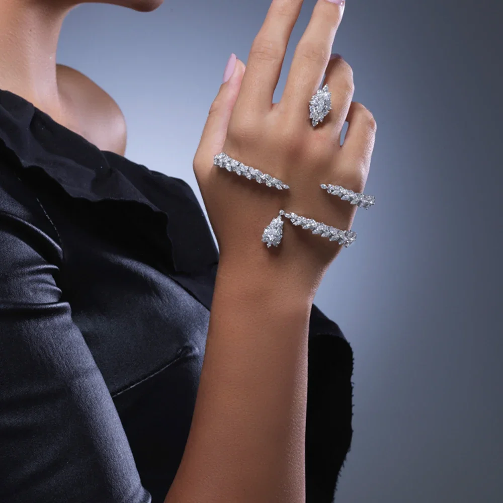 XSBODY Pendant Bracelet for Women Femme Charm Y2k One Piece Zircon Fashion Banquet Handlets Palm Bangle Jewelry Hand Bracelets