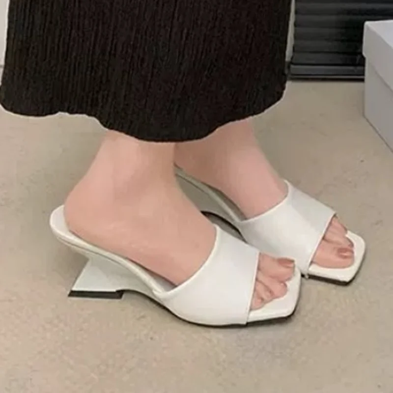 slipprs-in-pelle-stile-strano-slipper-sexy-con-punta-quadrata-su-nuovi-arrivi-solidi-scarpe-da-passerella-da-donna-alla-moda
