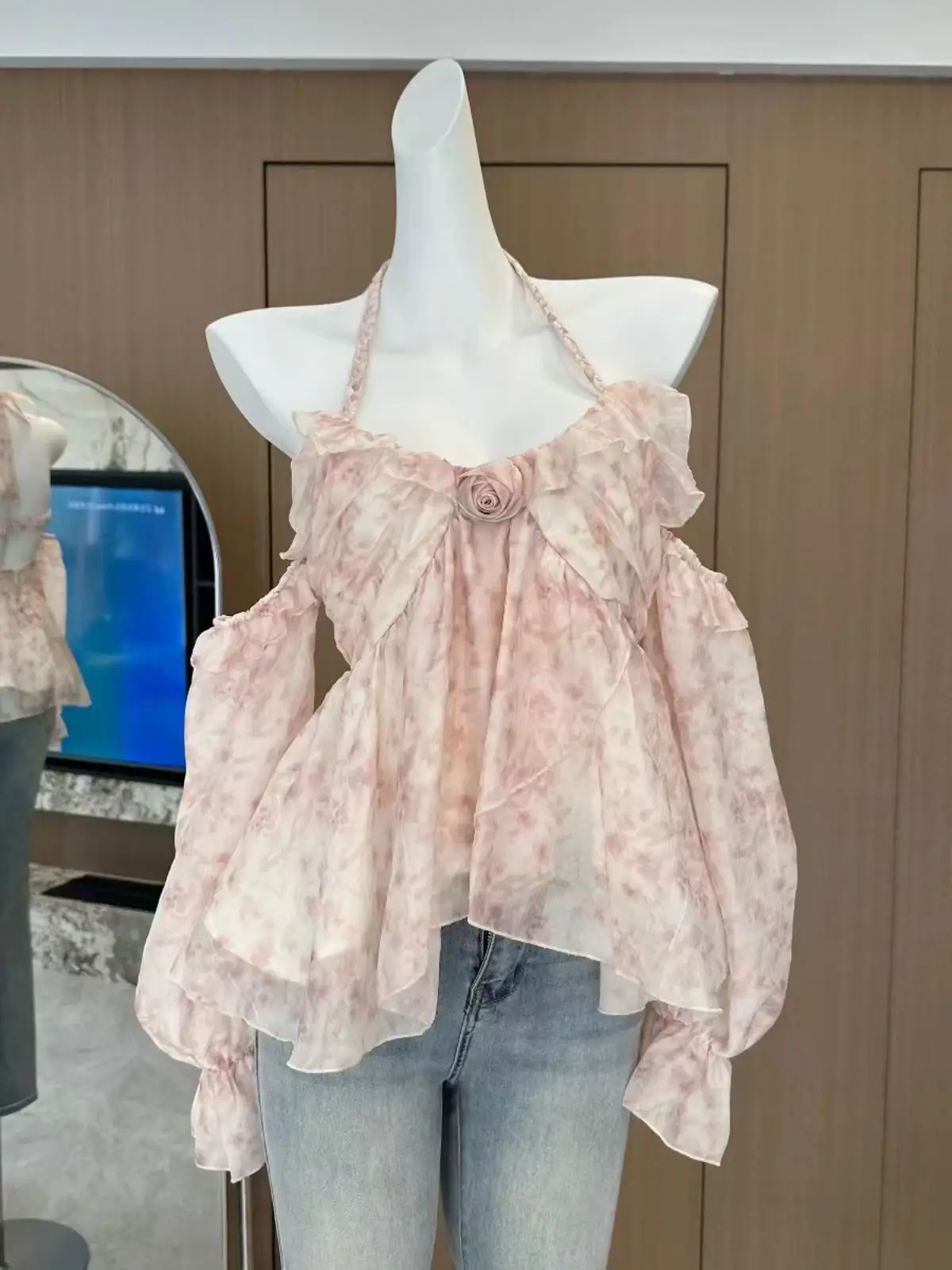 

Elegant Vintage Woman Blouse Floral Halter Korea Fashion Casual Tops Female Ruffle Chiffon Slim Chic Beach Style 2025 Outfits
