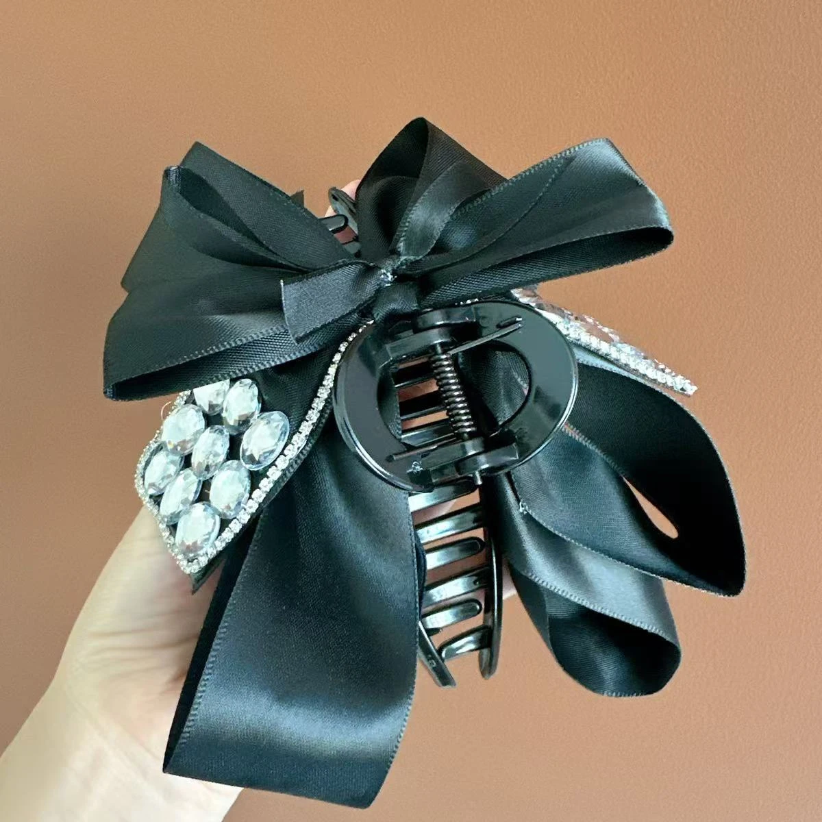 1 Stück Hochwertige Schwarze Satin-Schleifen-Haarspange mit Glitzer-Diamanten, Modisches Haar-Accessoire für Hochfrisuren und den Hinterkopf. – Detail 6