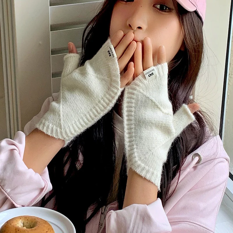 

Winter Creative Shell Half Knitted Gloves Female Cute Warm Thicken Open Finger Half Finger Gloves Student Wool Warm Gloves 2025