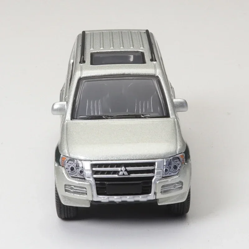 XCarToys 1/64 Mitsubishi Pojero Gen.4 Silver Green  Alloy Diecast Model Car Toy Collection Gift