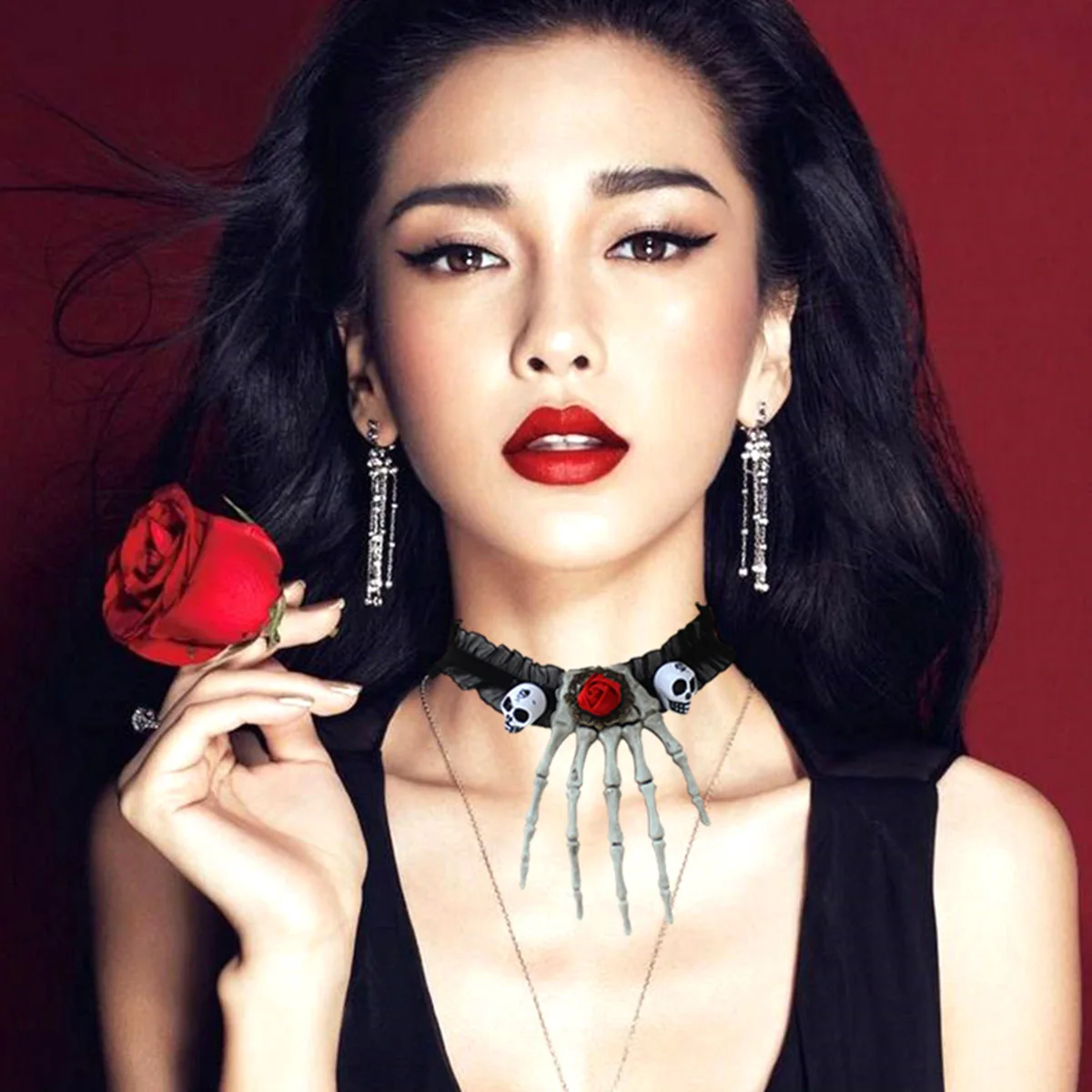 

1Pcs Stylish Gothic Hand Bone Necklace Mysterious Skull Pendant for Halloween Stage Parties Hand Bone Necklace Halloween Jewelry