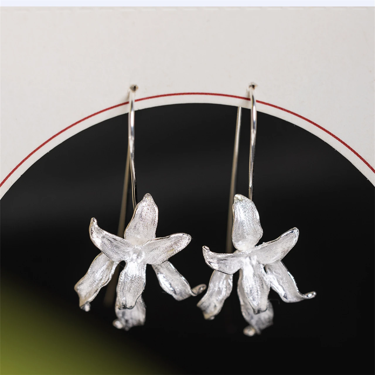 

Real S925 Sterling Silver Creative Design Personalized Fleur-de-lis Earrings Women's Gift Fashionable and Cute Jewelry Wholesale
