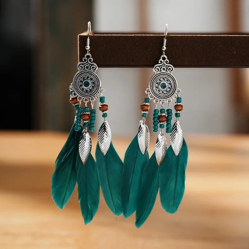 Ethnische lange Quasten-Ohrringe mit Federn für Damen, elegante Holzperlen, bunte Blattfedern, baumelnde Ohrringe, Boho-Schmuck – Detail 10