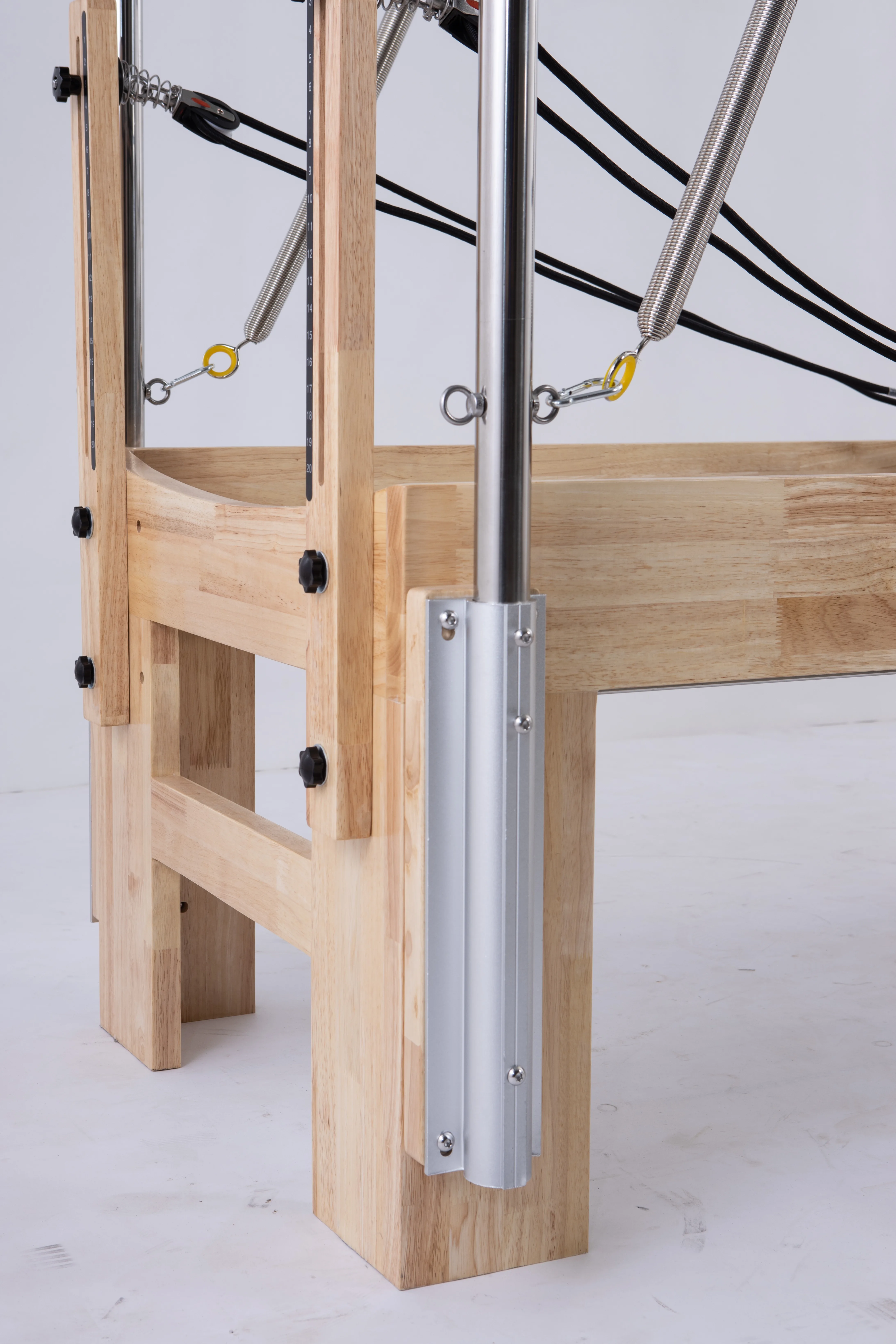 CE Certification Customized Pilates Oak Adjustable Core Bed With Tower Reformer Pilates Machine for Home and Studio