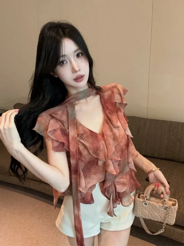 

French Style Ruffle Hem Choker Neck V-Neck Short Sleeve Shaping Slimming Short Length V Neck Top for Young Women Summer New A...