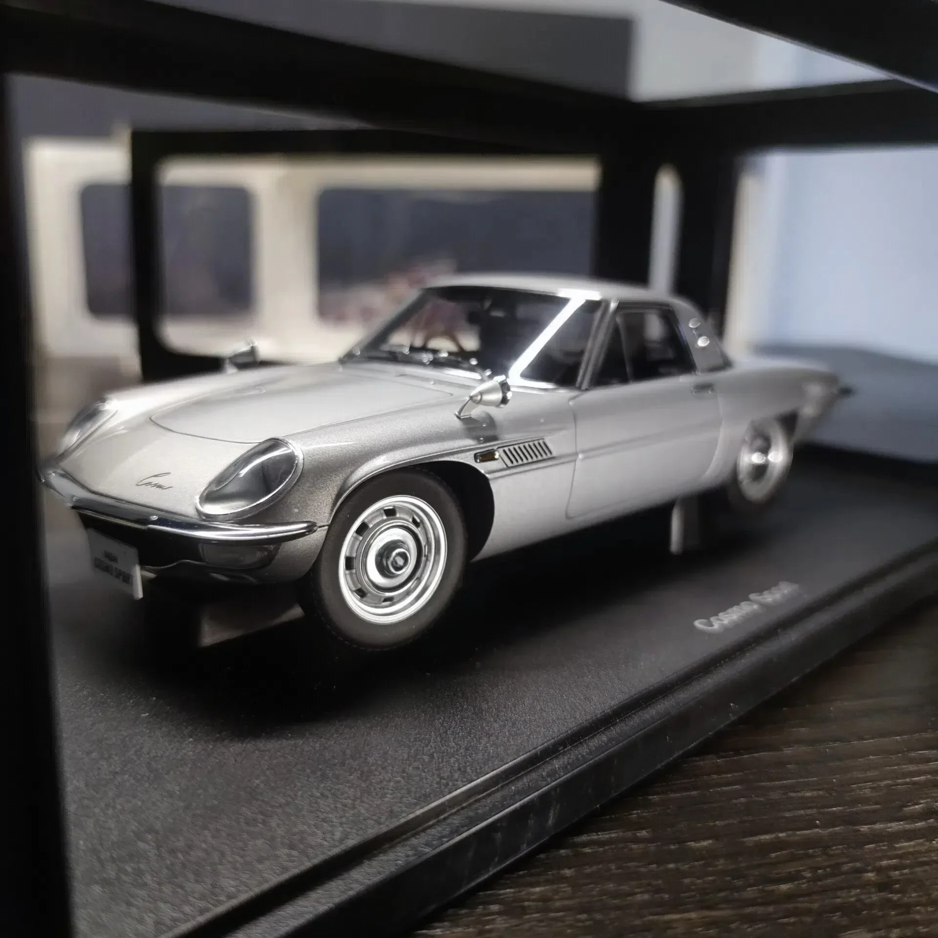 

Металлическая статическая модель автомобиля Autoart 1:18 Cosmo Sport Silver, лимитированная серия, имитация, подарок