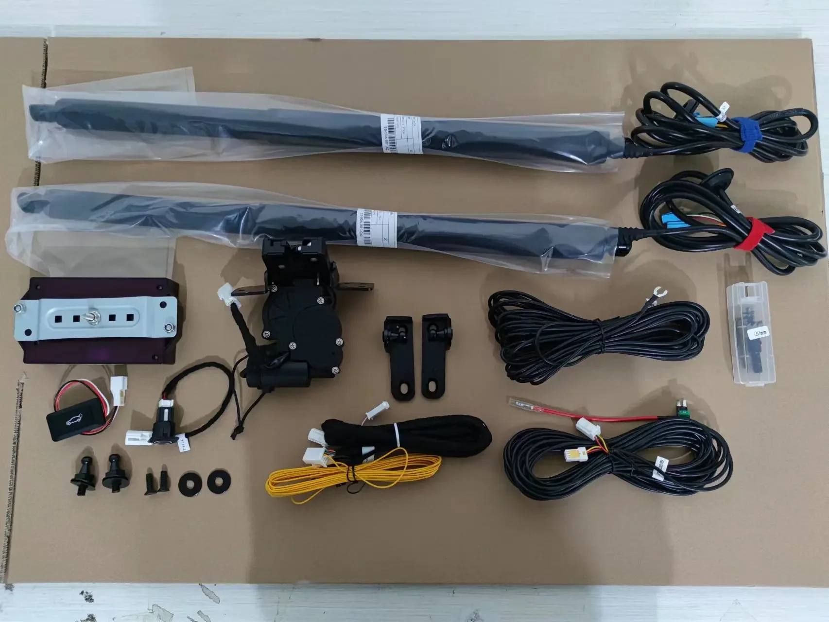 

Electric Tailgate Lift Kit for KIA CARNIVAL 2021+ Soft Close Lock Power Tailgate with Kick Sensor Automotive Aftermarket Accesso