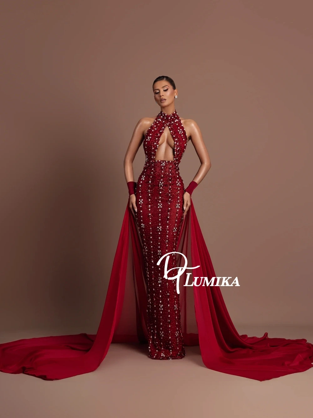 

Red Banquet Fully Rhinestones Evening Dress Sexy Halter Bodycon Prom Gown With Cape Fashionable Celebrity Galas Party Wear