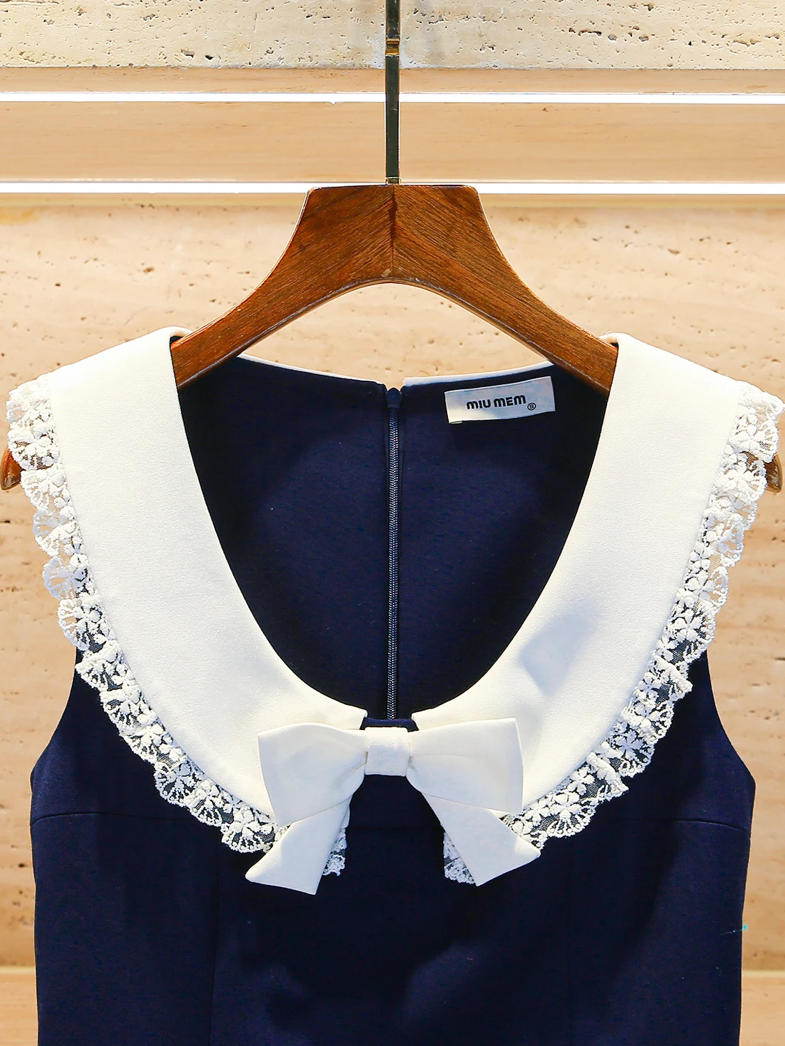 Elegancka damska kamizelka z koronką, wiązana, Dr Ele Miss Rich, do pracy, prosta, z wysokim stanem, z włókna poliestrowego.