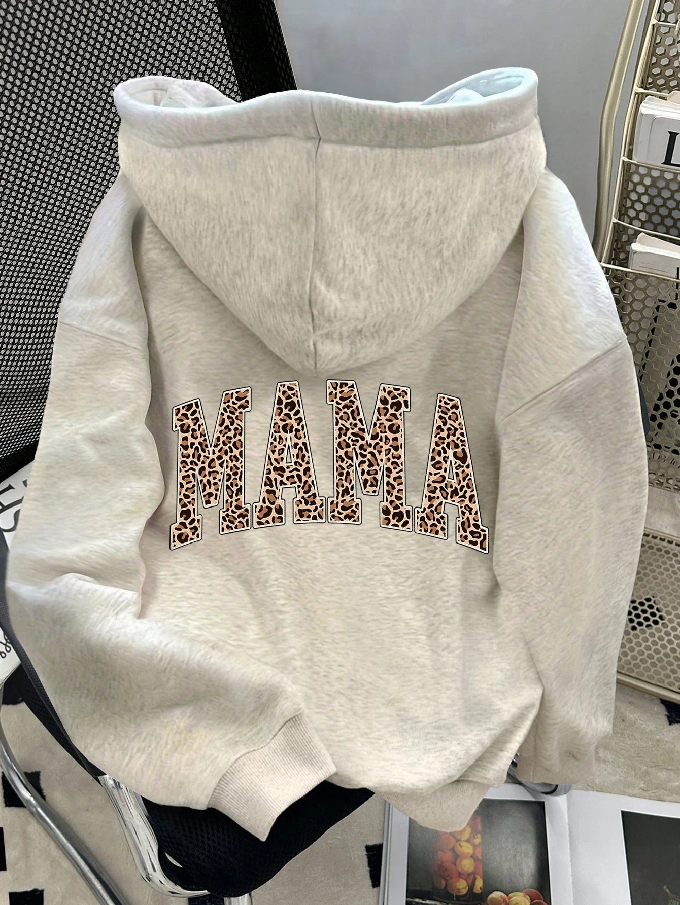 المرأة القطن هوديي فضفاضة تناسب الخريف الشتاء الدفء عارضة الشارع الشهير البيج اللون باريس فرنسا برج ايفل طباعة تصميم الظهر #2