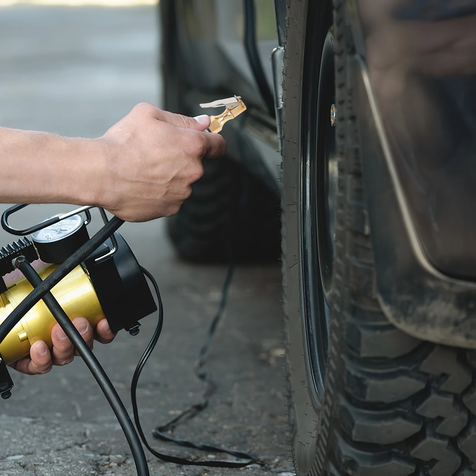 

Heavy Duty Brass Air Chuck Lock Clip American Threaded Tire Inflation Adapter Self-Locking Air Nozzle Fits Pressure Gauges