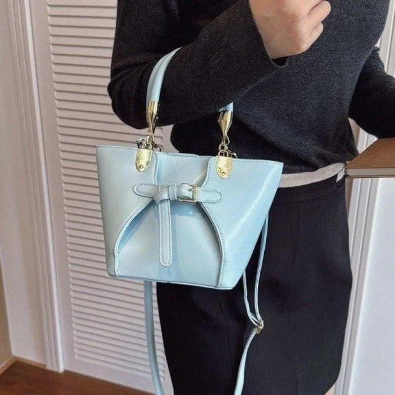 

Fashionable Ladies Crossbody-Bag Crafted From Star-Patterned Leather Featuring High-End Quality And Paris Commuter Look​