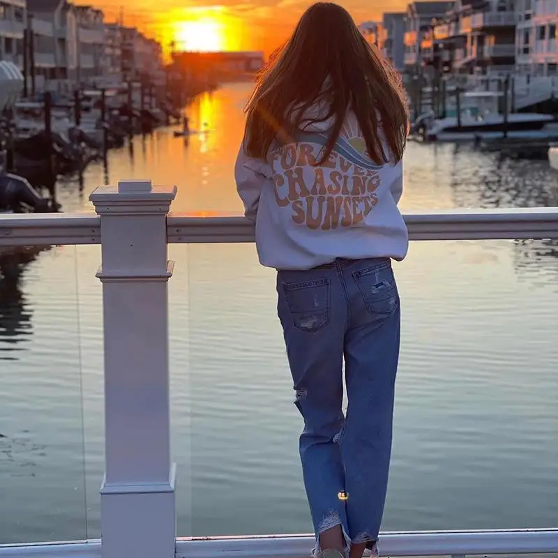 

Chasing The Sunset Printed Kangaroo Pocket Drawstring Hooded Women's Loose Pure Cotton Sweatshirt