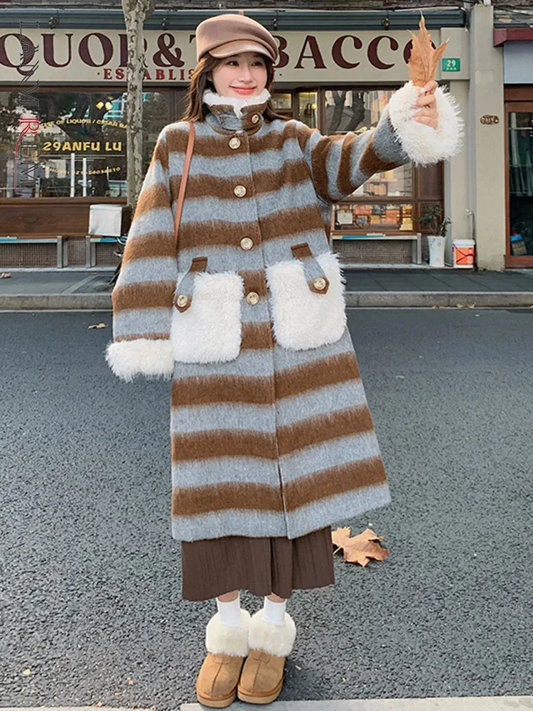 

LANMREM Color Blocked Lamb Wool Patchwork Retro Striped Woolen Coat Women's Big Size Overcoat With Pockets 2024 Winter 2DB1053