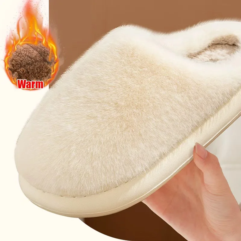 

Зимние женские тапочки из искусственного меха 2025 года — плюшевые хлопковые тапочки на платформе с закрытым носком, уютные нескользящие домашние шлепанцы
