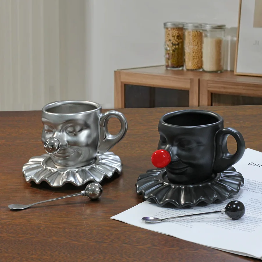 

Vintage design touching face ceramic coffee cup saucer art clown cup niche creative abstract cup decoration ornament