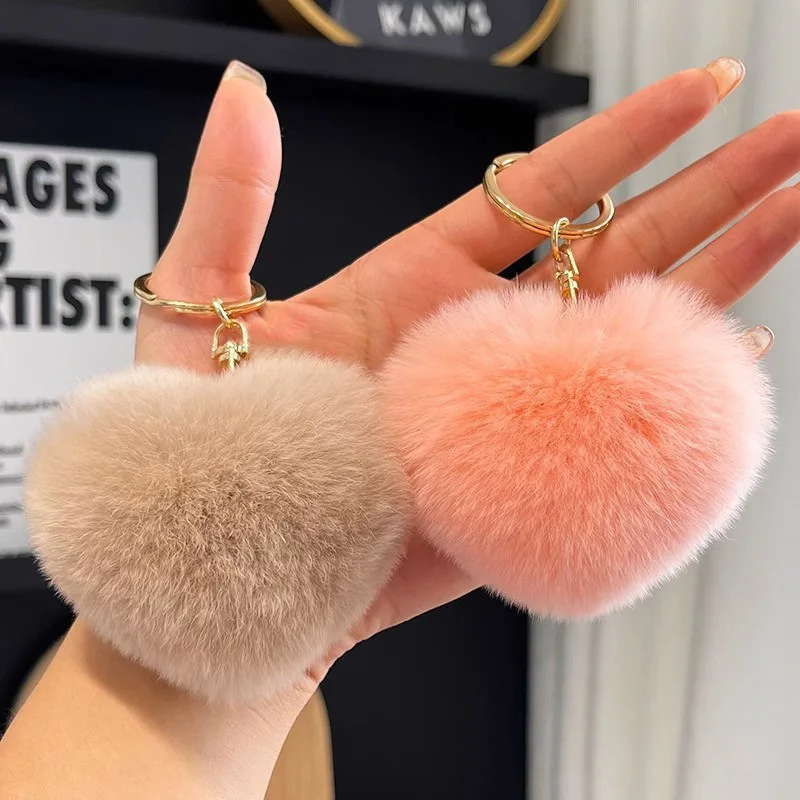 Plush Heart Keychain Love Keyring Cute Fuzzy Love Ball Pendant Soft Pom Pom Bag Charm Key chain for Girls Fluffy Lovely Key ring