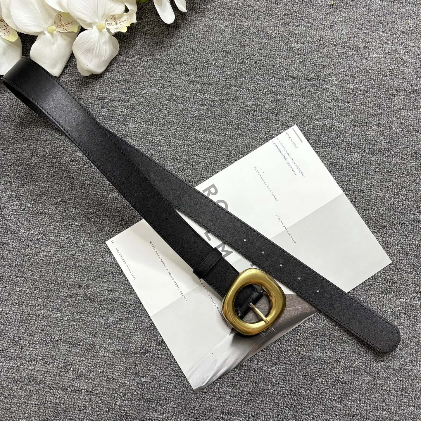 Ancient gold design irregular round buckle waist belt, top layer cowhide women's belt, fashionable casual leather white belt