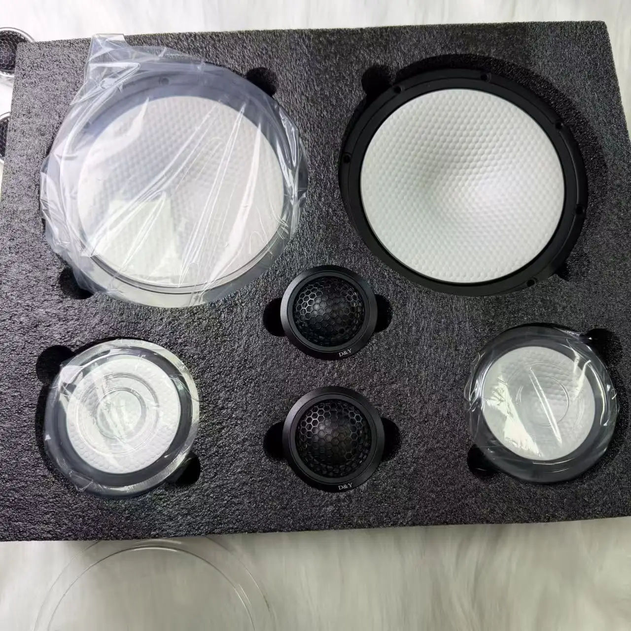 

6.5-inch Bass Car Speaker 60W/100W High-Quality Sound Good for Modification