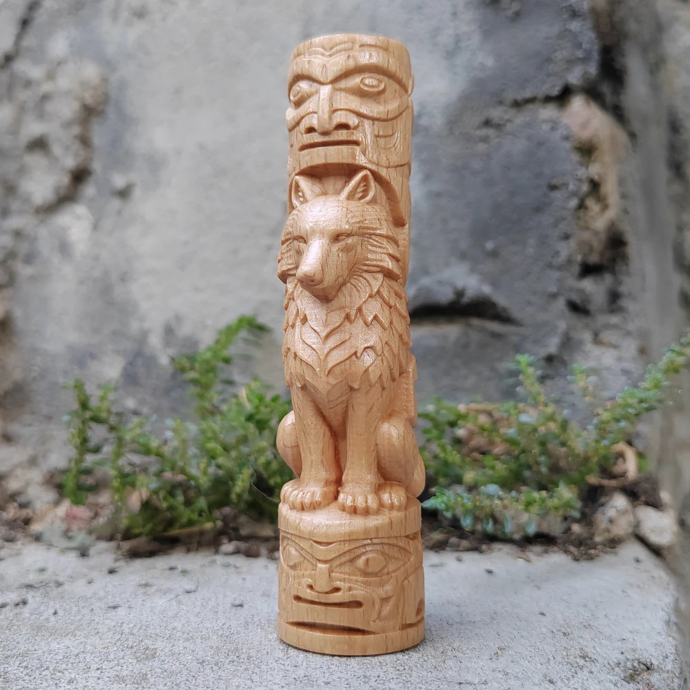 Hand-Carved Wooden Wolf Totem Column Ornament, Ethnic Style, Suitable for Office Decoration, Christmas Decorations, Desktop Decorations, Bedroom, Housewarming Gifts, Back-To-School Season Gifts, Centerpiece Decoration