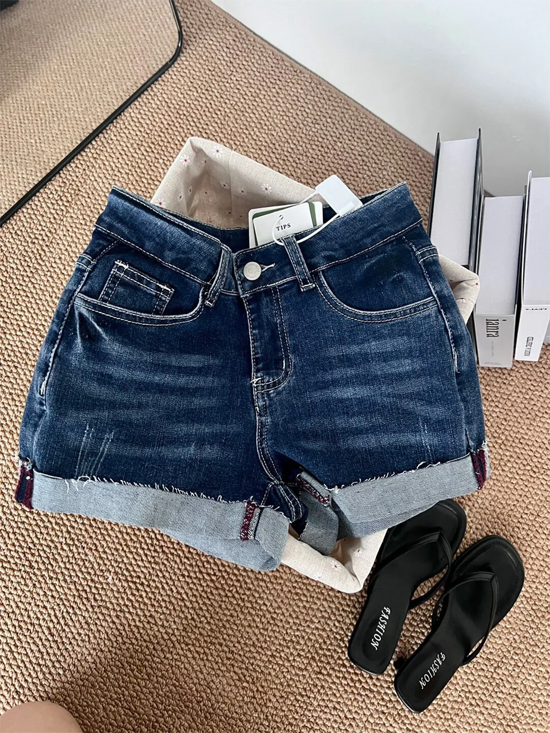 

Sexy Low Waist Denim Super Short Shorts Women's Summer New Slimming Hot Girl Cuffed Spicy Pants American Style Pure Color Wid...