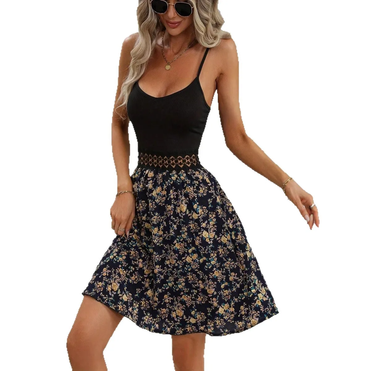 เดรสโบโฮ 2026 ใหม่ ชุดเดรสผู้หญิงเรียบง่าย แฟชั่น เซ็กซี่ แต่งผ้าต่อกัน สายเดี่ยวลายดอกไม้ สำหรับผู้หญิง ฤดูร้อน ไปเที่ยวทะเล ชุดเดรส