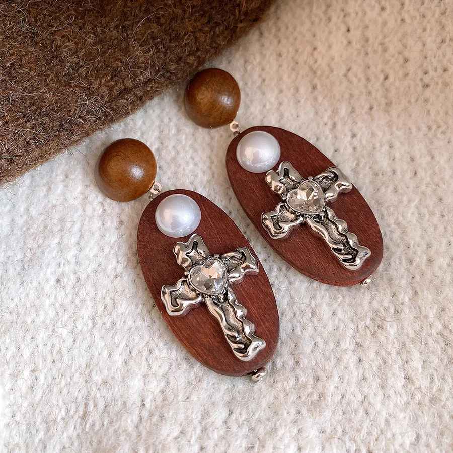 أقراط مرصعة بالألماس واللؤلؤ الخشبي البيضاوي أقراط فضية فرنسية مستوحاة من الطراز القديم إكسسوارات أذن بنية فاخرة