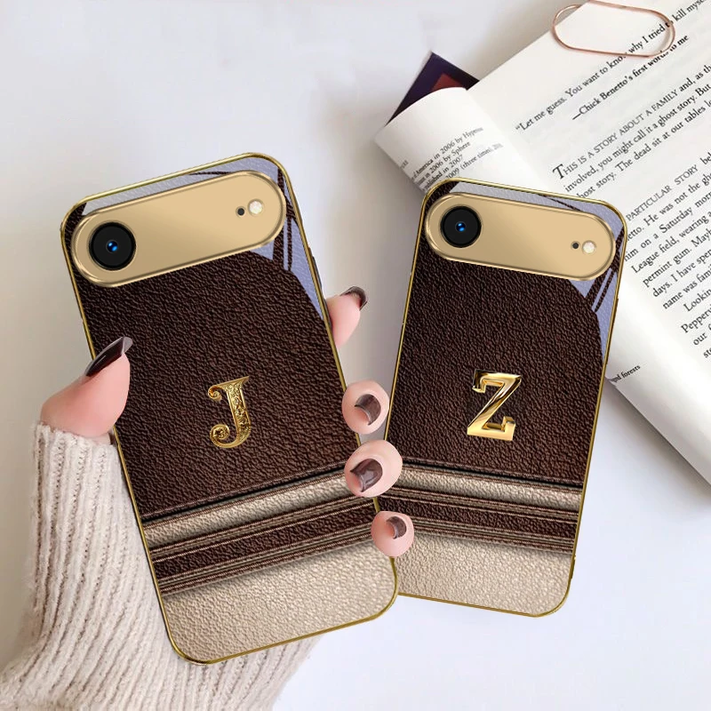 

The noble letter 'T' For IPhone 17Pro Max 16 17 Pro 15 P ro 14 13 Plus 12 Mini 11Pro Max XR 16E 17 Air Golden glass phone case