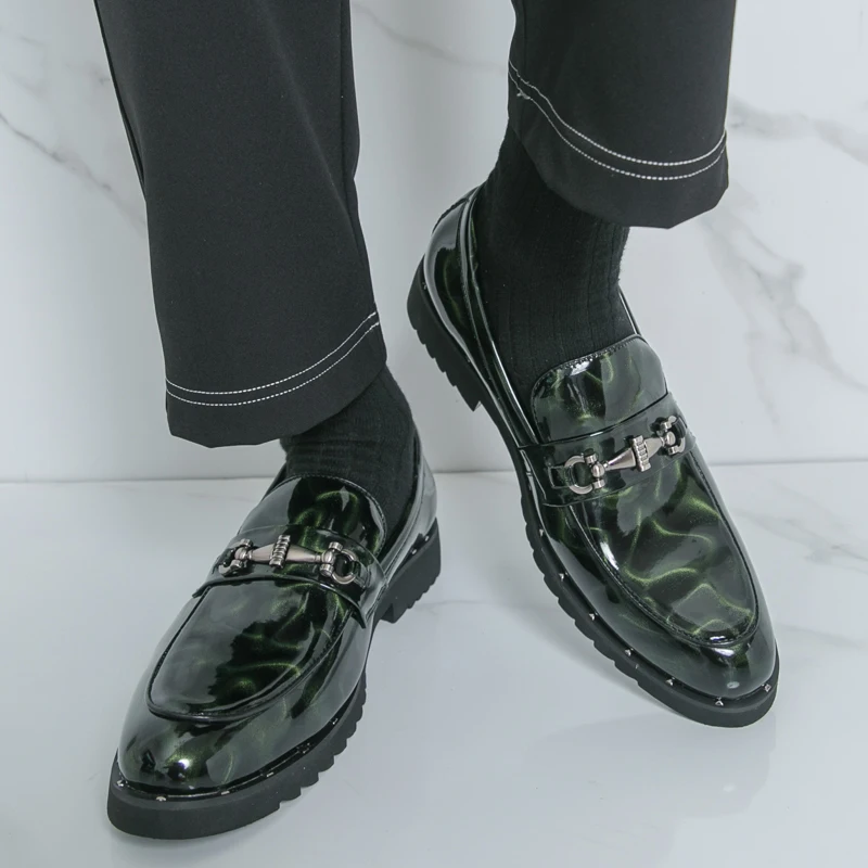 العلامة التجارية رجال الأعمال تاريخ أحذية من الجلد المألوف وأشار عالية الجودة وحيد أحذية من الجلد الرجال الانزلاق على الراحة أحذية جلدية بدون كعب