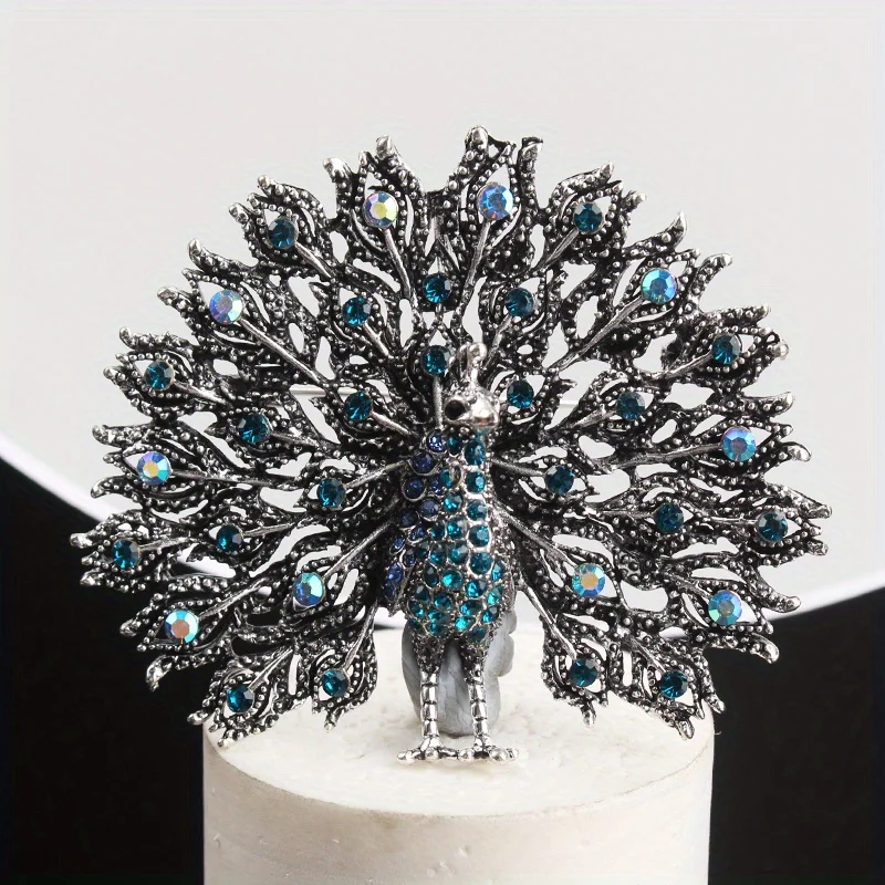 Retro Creative Personality Elegant and Exquisite High-end Peacock Open-screen Brooch
