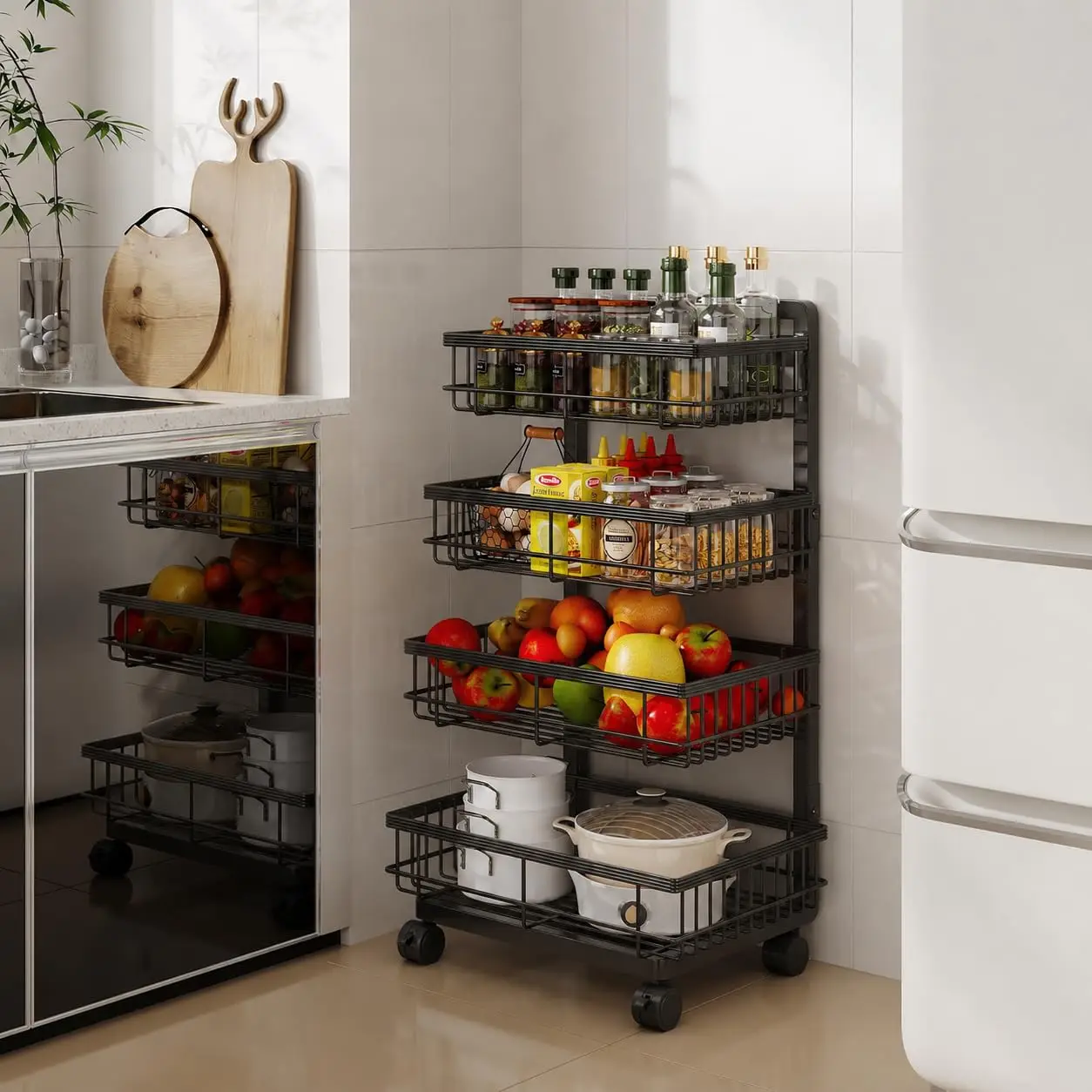 Carrello portaoggetti in metallo a 4 ripiani con ruote, cestini in rete rimovibili e ripiani regolabili, carrello multiuso per cucina e bagno.