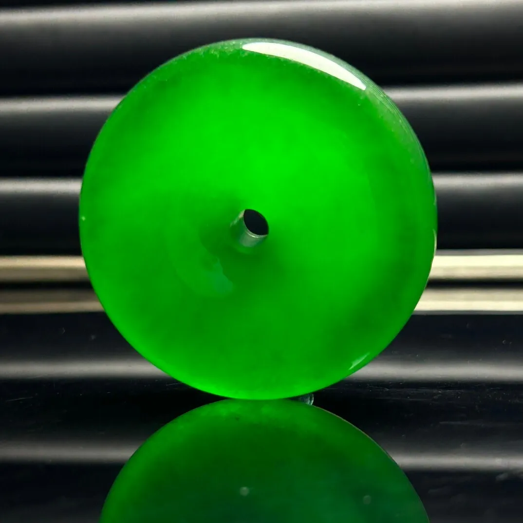 

AAA Real natural high Ice Green Ping buckle Jade Jadeite Pendant & Necklaces