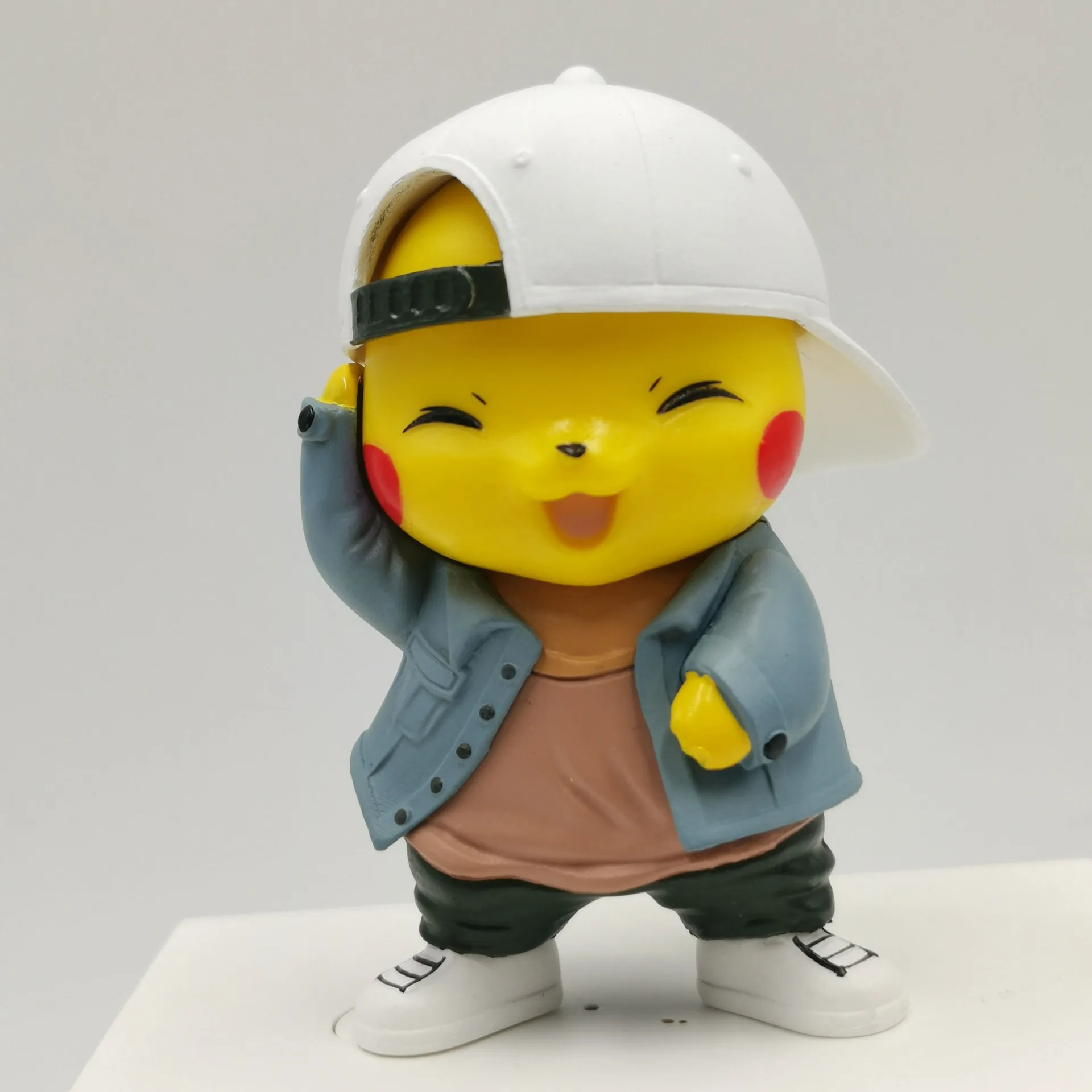 8CM Pokemon Pikachu seksowne Anime figurka Kawaii modne ciuchy Trend zabawki modele lalka wewnątrz wystrój samochodu ozdoby prezenty dla dzieci