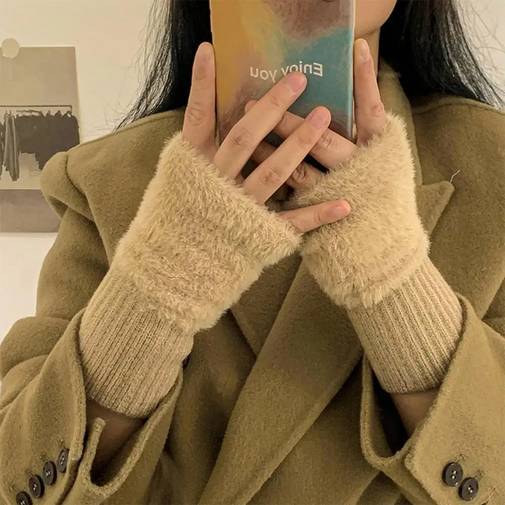 Non-slip Gloves Women's Winter Cycling Gloves with Plush Warmth Non-slip Grip for Cold Weather Riding Elastic for Windproof