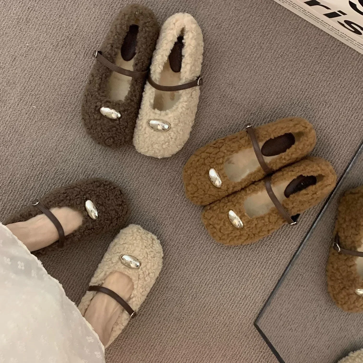 

Сплошной цвет Fairy Wind Doudou Fur Shoes Женская обувь Осень и зима Новая одежда для отдыха Теплая пушистая одинарная прогулочная обувь на плоской подошве