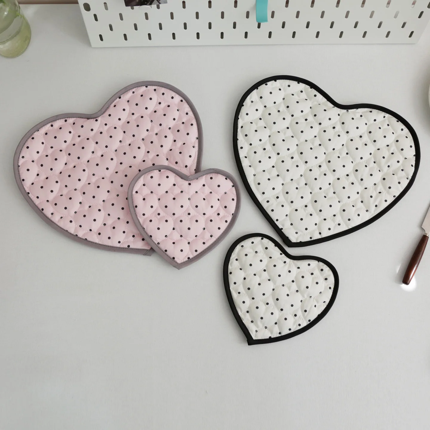 Korean-style Wind Wave Heart-shaped Trivet Black And White Simple Love Decoration Cup Mat Heat Insulating Pad Photo Prop Tea Mat