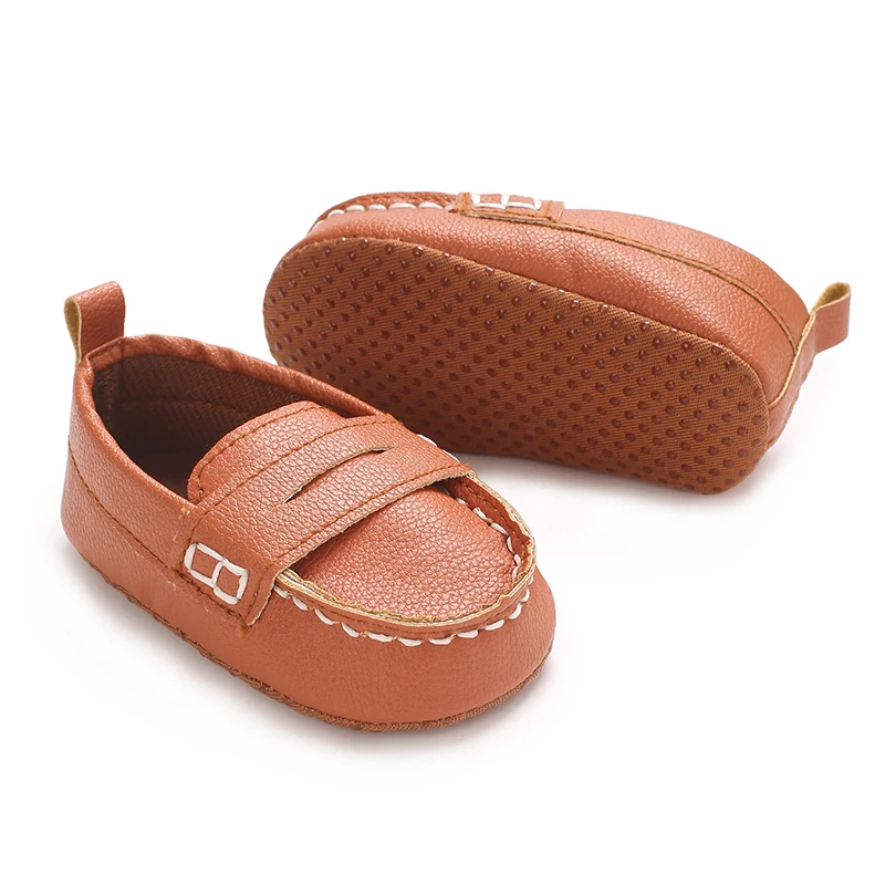 أزياء الرضع عارضة أحذية للطفل الفتيان المتسكعون الوليد الأحذية طفل الفتيات لينة أسفل الجلود الأخفاف 1 سنة الهدايا