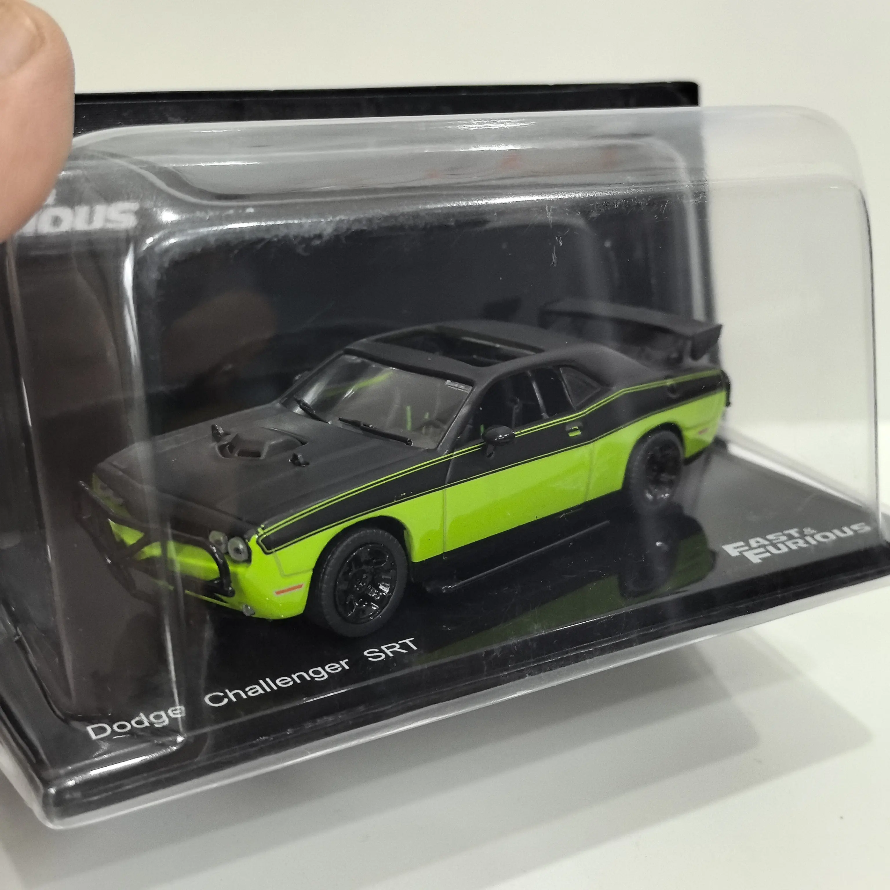 modele-de-voiture-en-alliage-challenger-srt-a-l'echelle-1-43-de-la-marque-diecast-ixo