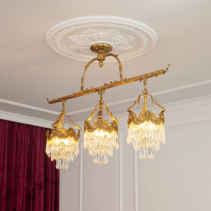 الأوروبية الفاخرة النحاس فيلا مطعم قلادة مصباح كريستال الثريا الكلاسيكية الرجعية غرفة نوم السقف النحاس شنقا الخفيفة