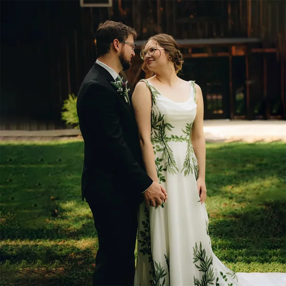 Abito da sposa Forest Sytle con applicazioni in pizzo ricamato a foglia verde Abiti da sposa a-line con strascico lungo Abiti da sposa personalizzati